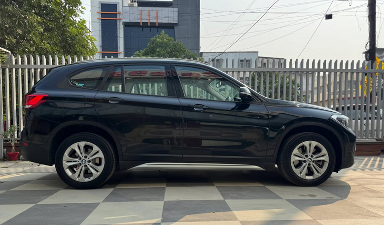 2022 BMW X1 S-Drive | Panoramic Sunroof | Petrol