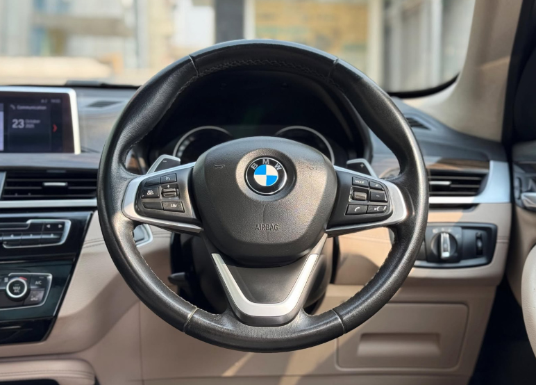 2022 BMW X1 S-Drive | Panoramic Sunroof | Petrol